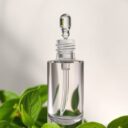 Serum z arbutyną: jak wybrać i stosować, by skutecznie redukować przebarwienia i unikać podrażnień